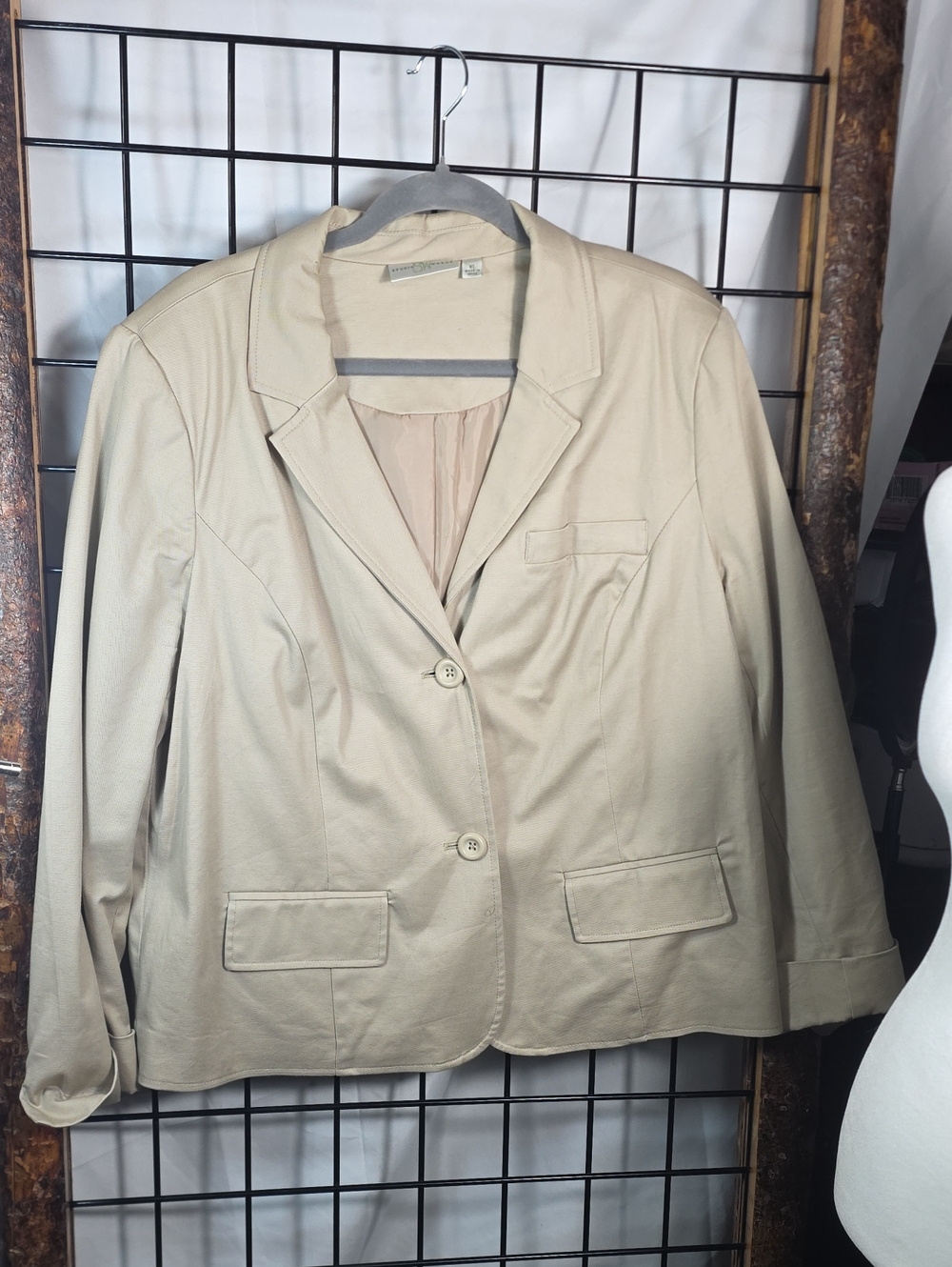 Classic Cream Single-Breasted Women's Blazer